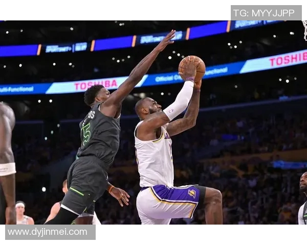 雷霆队与魔术队激战正酣精彩瞬间回顾与分析