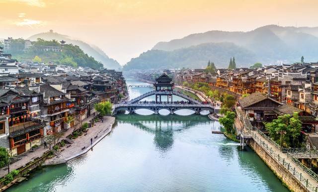 赢博体育云南五天玩耍攻略云南旅逛攻略五日逛最佳道途(图3)