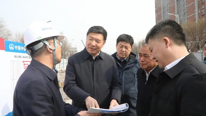 赢博体育王忠昆正在调研城修项目修复状况时夸大(图1)