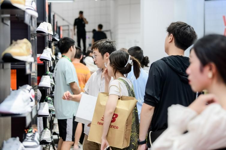 赢博体育音乐与时尚的交汇重庆佛罗伦萨小镇带来特有魅力与艺术盛宴(图5)