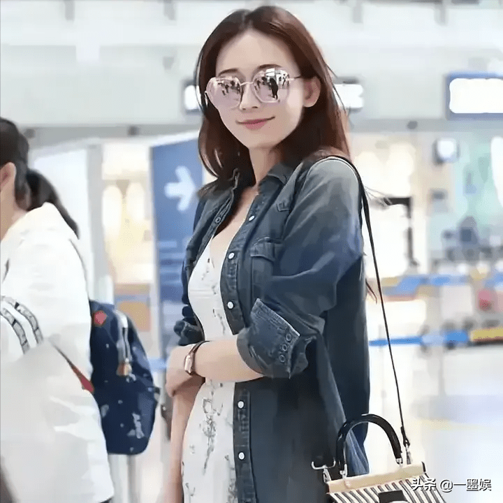 清点文娱圈真正的时尚女神不是穿得赢博体育少而是骨子里发放出的气质(图1)