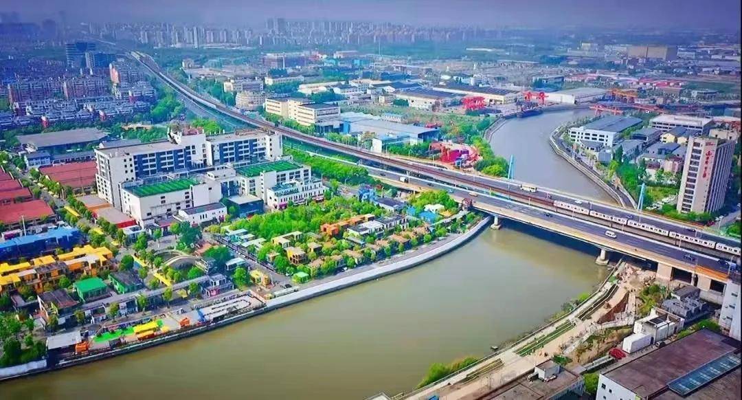 赢博体育区委常委会通报进修习要紧言语精神听取合于四个城区树立环境报告(图1)