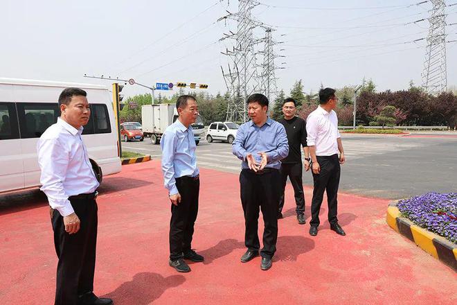 滕州荆河下逛道网连通、府前道提拔、青赢博体育啤大道立交要道、平行道提拔等城筑工程正正在推动(图3)