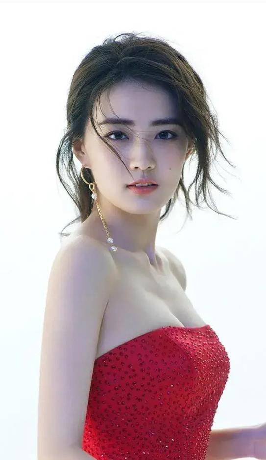 文娱圈最赢博体育时尚的这些辣妹身段一流格外辣到了每局部内心(图12)