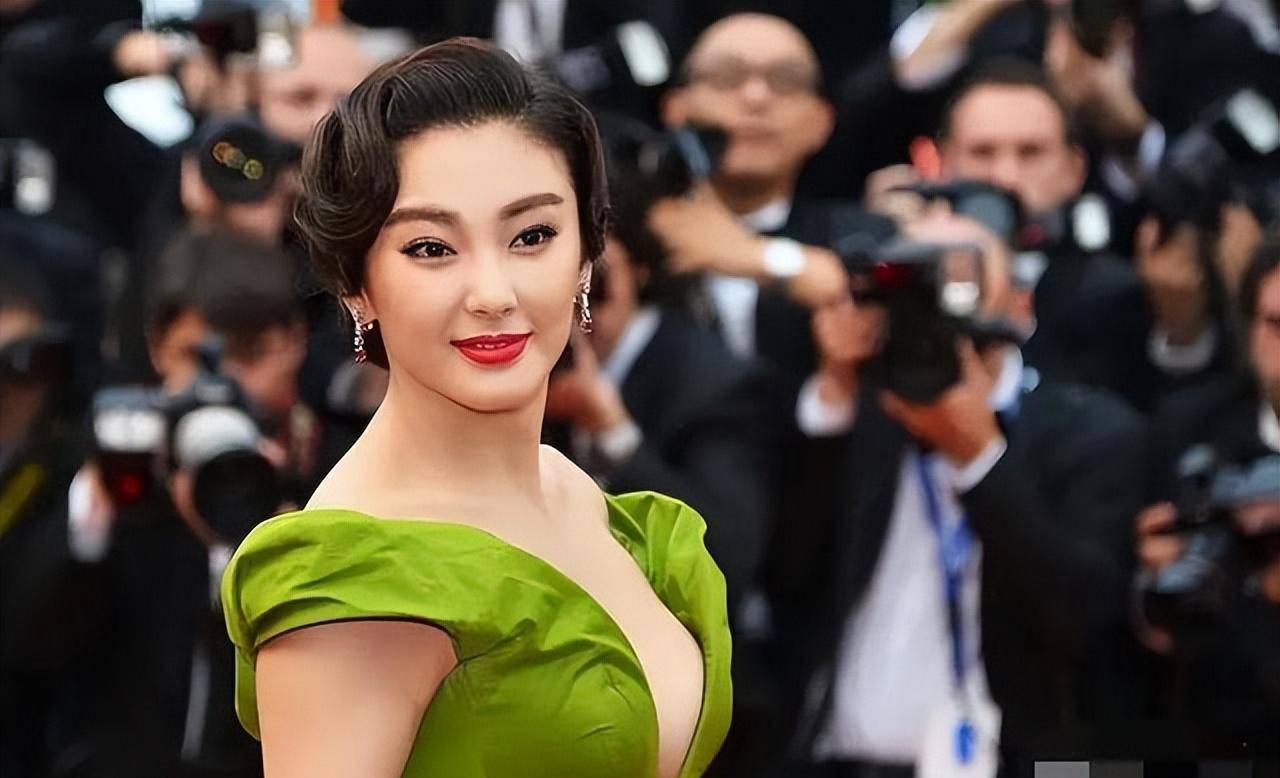文娱圈这些具有绝品身段的女明星杨幂时尚张雨绮时尚太绝了赢博体育(图9)